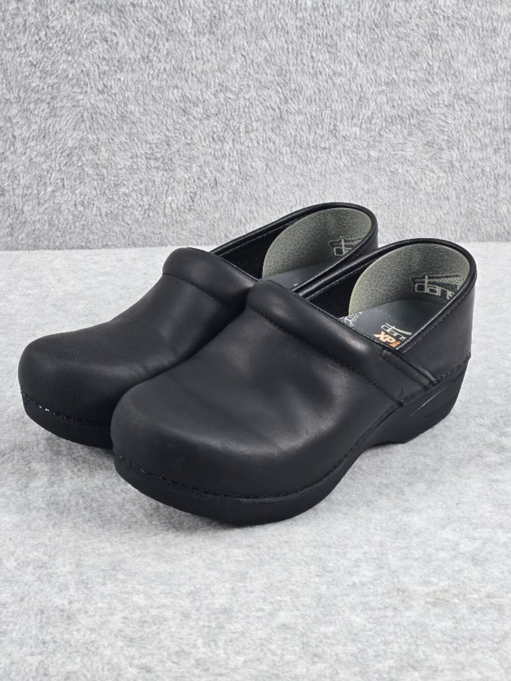 Dansko XP 2.0 Clogs Womens 8.5 Black Leather Professional Slip Resistant EU 39